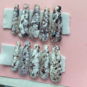 Press on Nails, Cookies n Creme